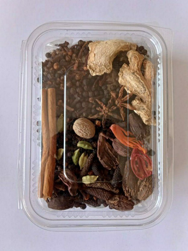 Amaziyo Khada Garam Masala, Packaging Size: 100g