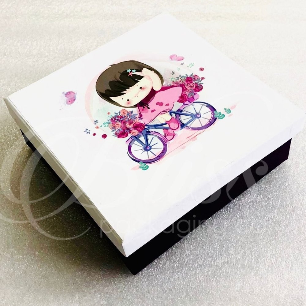 Neutral Cardboard Baby Gift Box, Box Capacity: 1-5 Kg