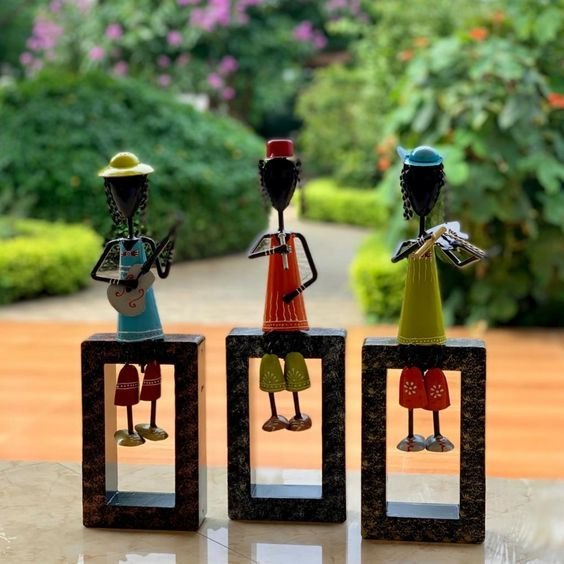 Multicolor Cap Musician S3 Table Decor, Size/Dimension: 37x7x32 Cm