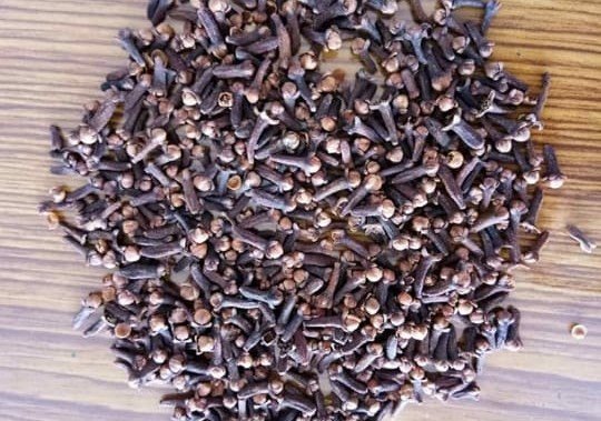 Black Whole Dry Cloves