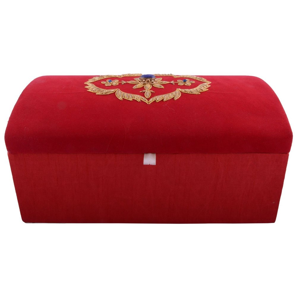 Red Rectangular Velvet Box, Size/Dimension: 10x4x3.5