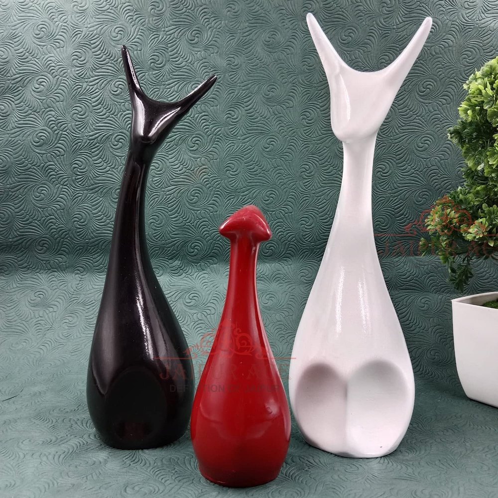 Multicolor Polyresin Deer Famiily pack 3, For Home Decor