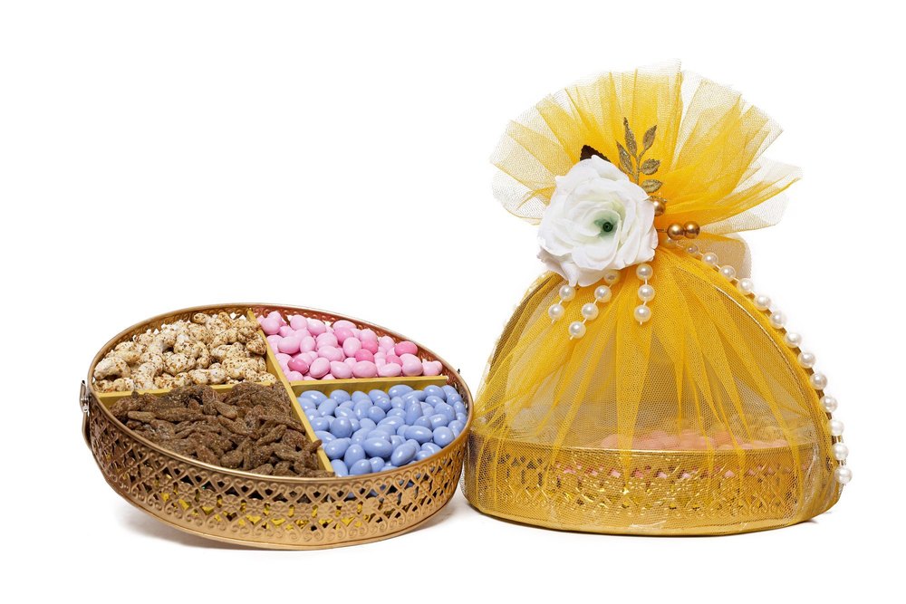 Golden Round Designer Hamper Basket, Size/Dimension: 10X10, 1.5KG