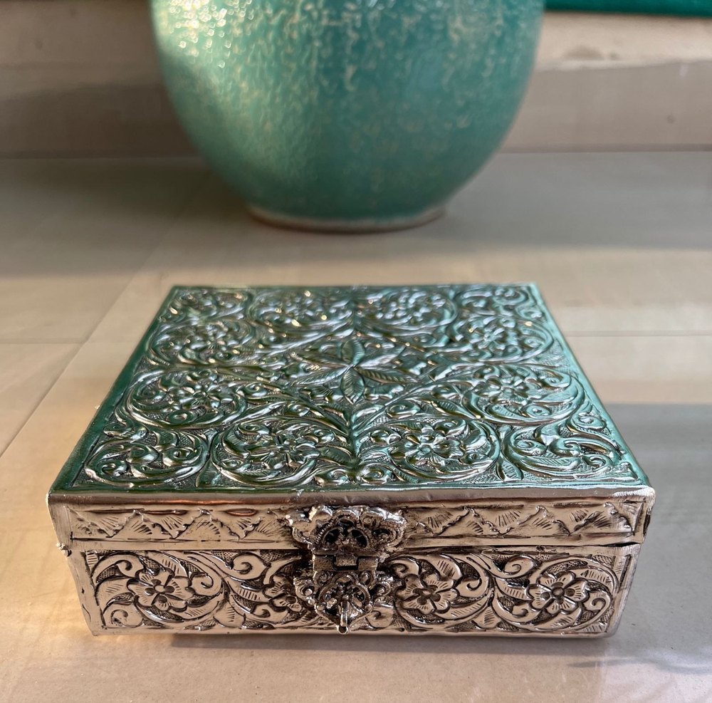 German Silver Rectangle Dry Fruit Box, Box Capacity (In gms): 1000 gms