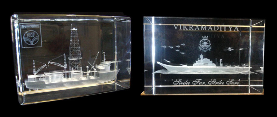 Rectangle 3D Engraved Crystal Cube, Size: 40 X 80 Mm