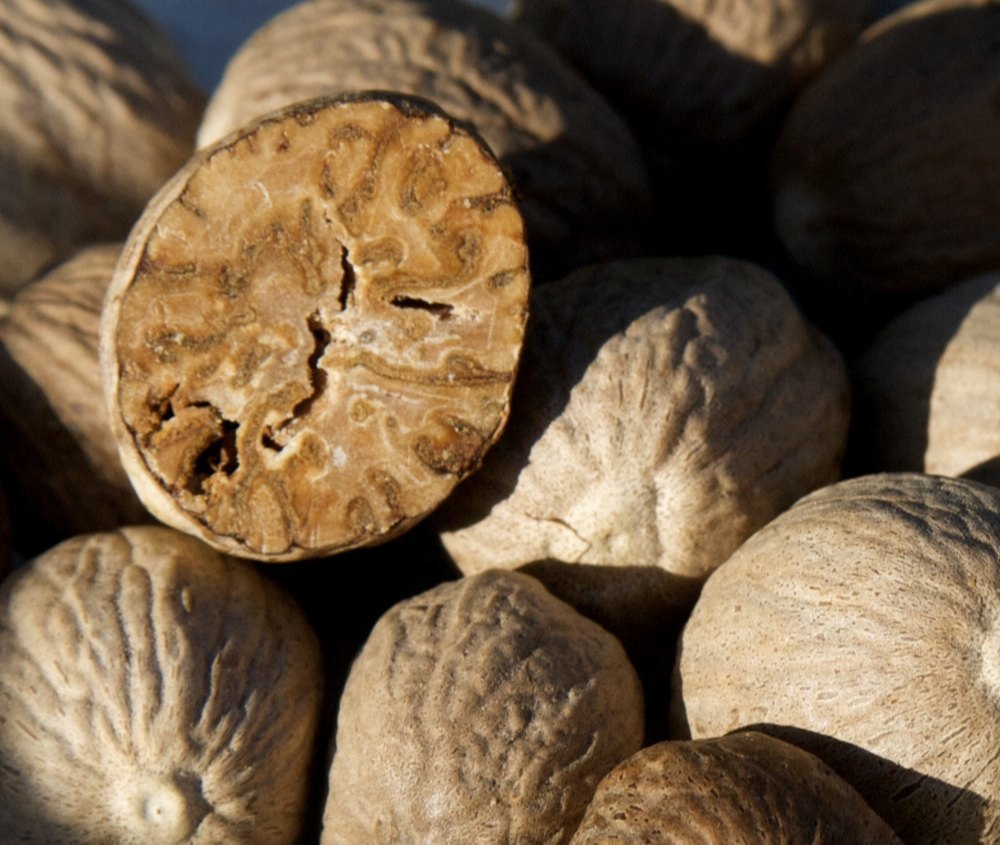 Whole Nutmeg, Packaging Type: PP Bag, Packaging Size: 1 kg