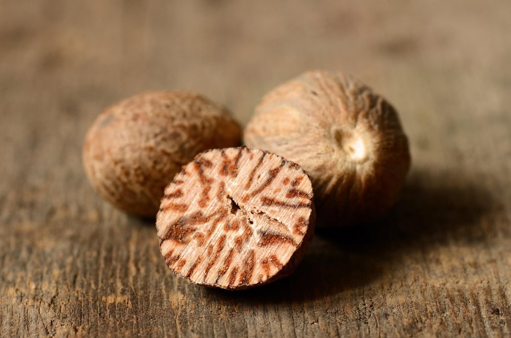 Solid Nutmeg, Packaging Type: Plastic Packet, Packaging Size: 100g
