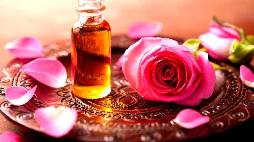 Rose Oil Extract, Packaging Type: HDPE Carboy, Packaging Size: 35 Kg
