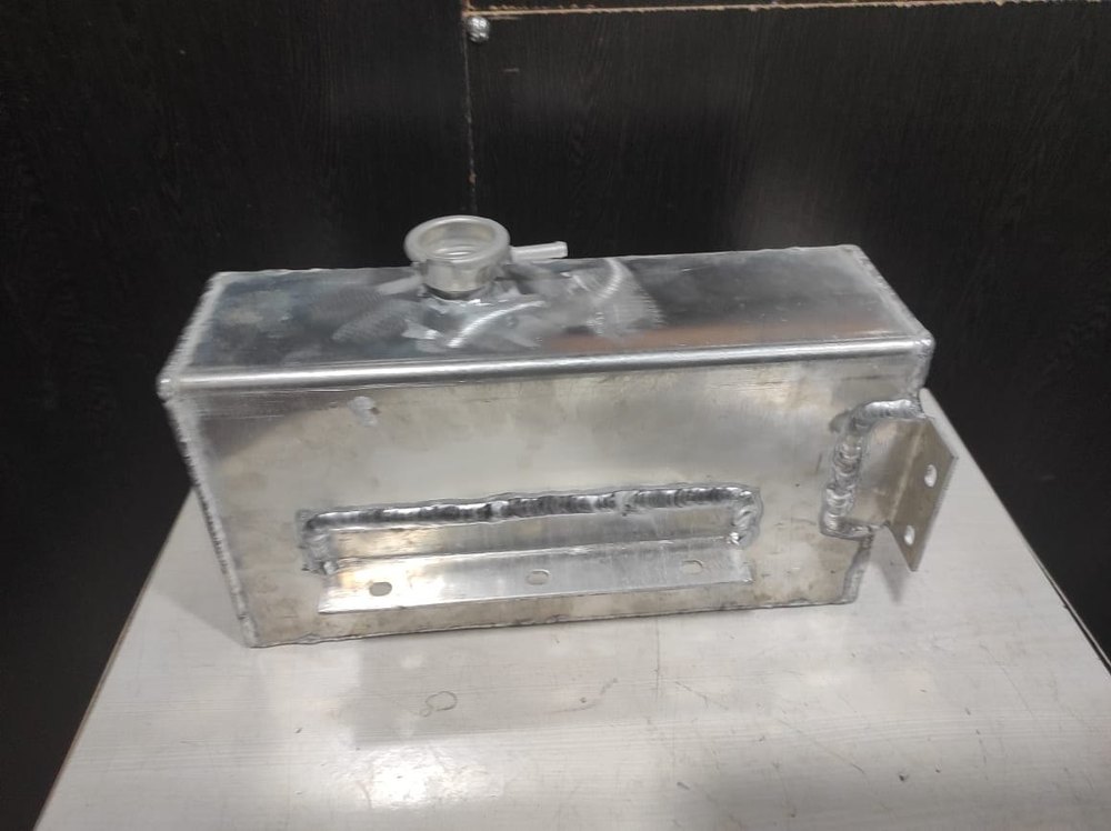 Aluminum Fuel Tank, Capacity: 20L, 12 X 9 X 7 Inch