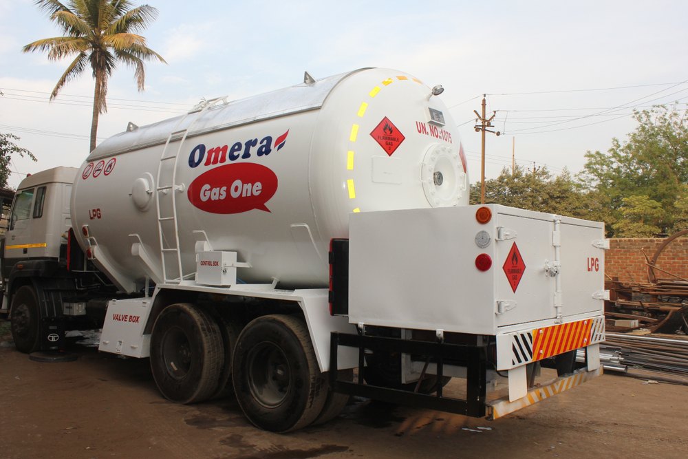 Carbon Steel White LPG Bobtail, Storage Capacity: 20KL