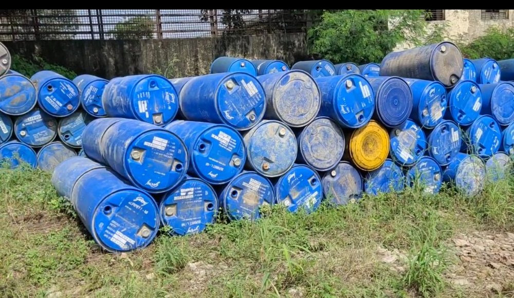 Round Used HDPE Drum 220 Ltr, For Chemical Storage, Capacity: 200 to 250 Litres