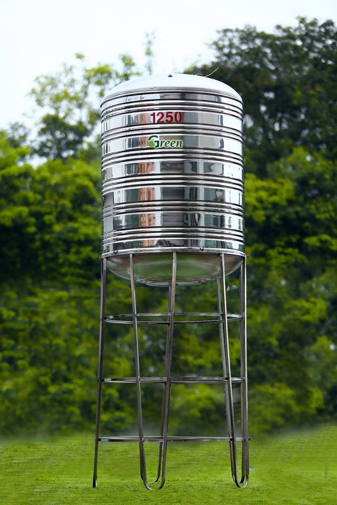 Stainless Steel Chemicals/Oils Industrial SS Tank, Capacity: 1000-5000 L, Steel Grade: SS-304
