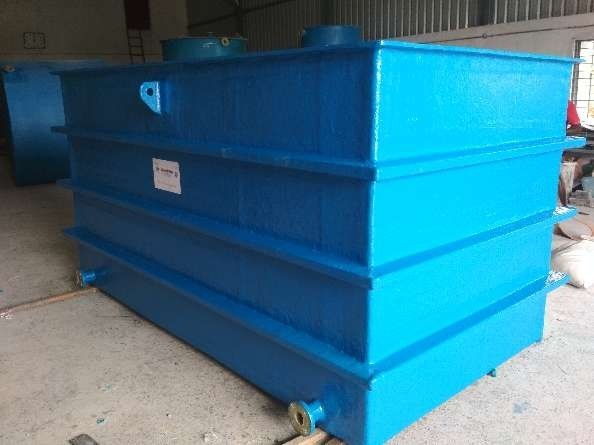 Blue FRP Rectangular Tank, Storage Capacity: 3000 L
