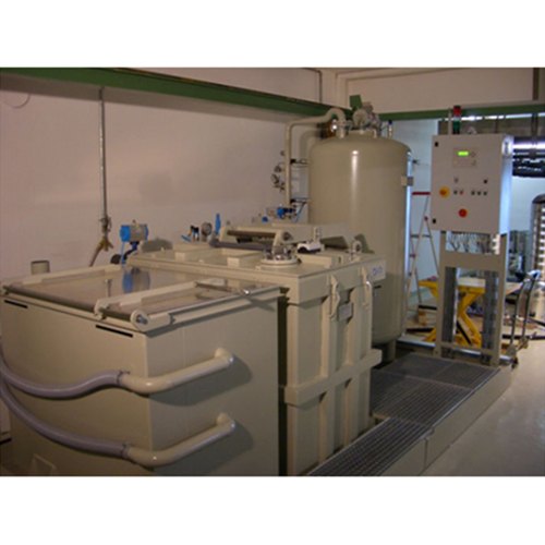 Stainless Steel Grey Rectangular Storage Tank, Storage Capacity: 1000L