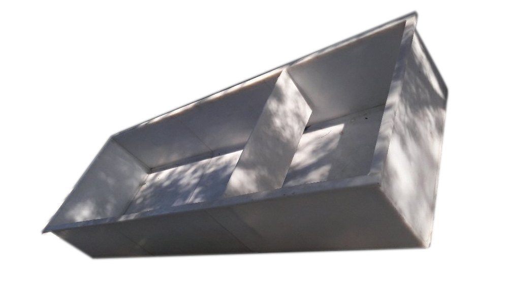 White Rectangular tank, Capacity: 2000 L