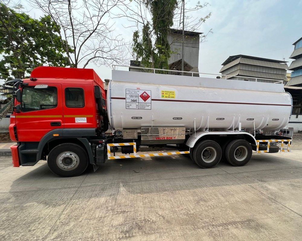 Diesel Transport Tanker, For Fuel Transportation, Capacity: 15000L