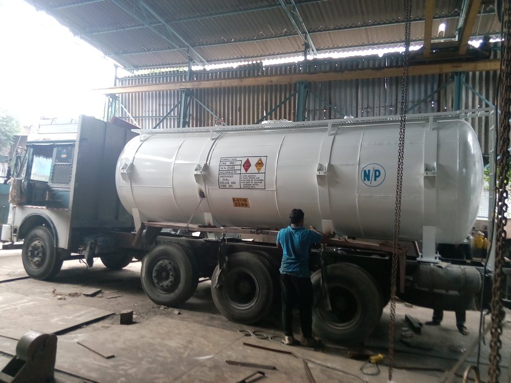 Chemicals/Oils Aluminum Storage Road Tanker, For Industrial, Capacity: 1000 Liter To 30000 Liter