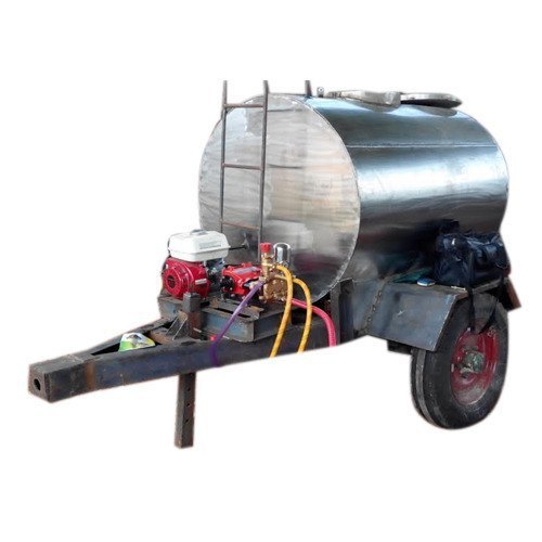 WATER/SANTIZER Tractor Spray Tanker, For Chemical, Capacity: 2000 Ltr / 3000 Ltr