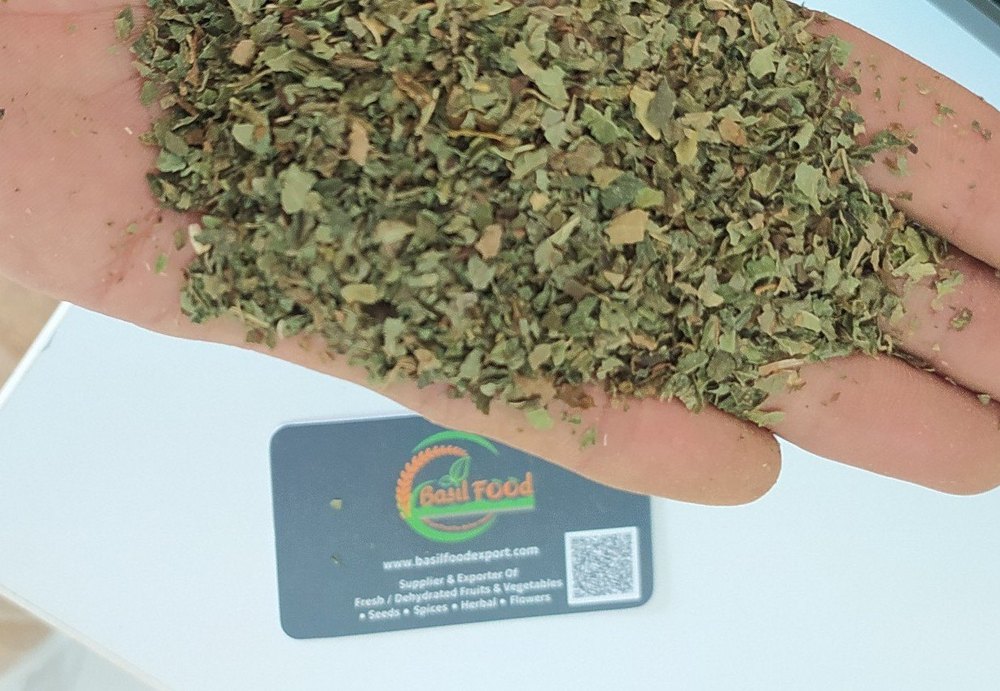 Dried Lemon Balm Leaves