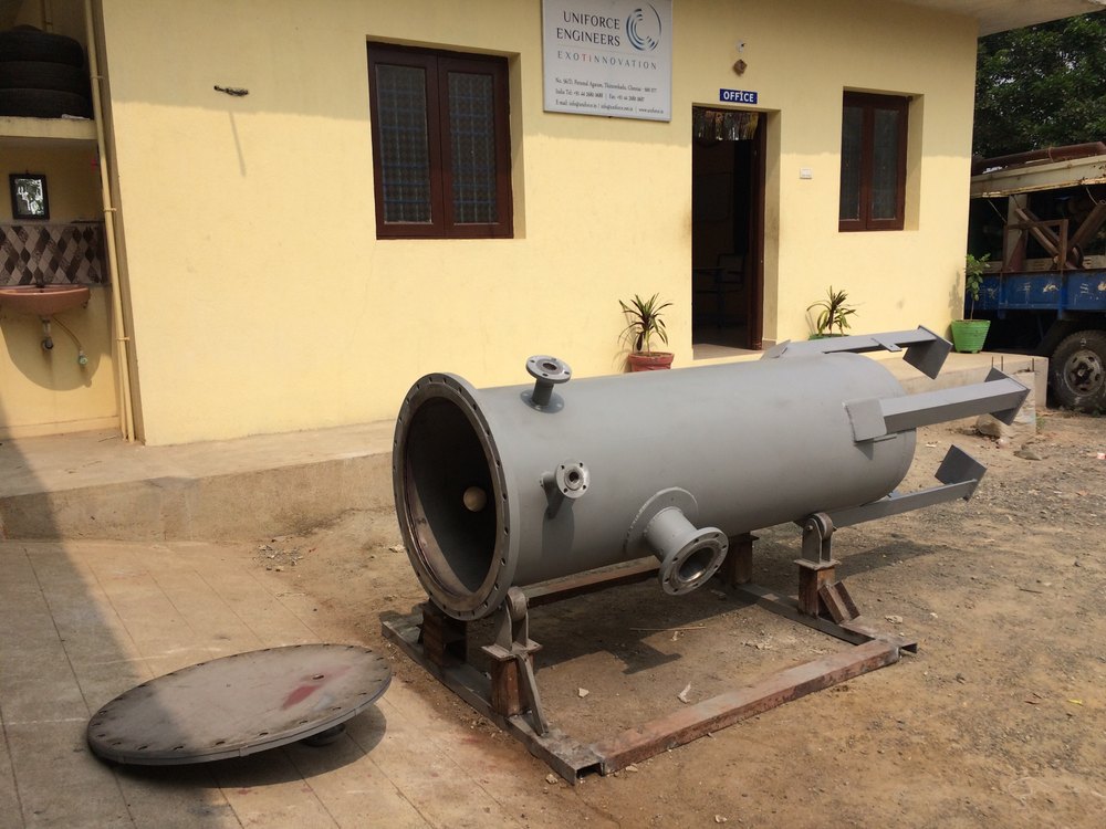 Cylinderical Titanium Lined Tank