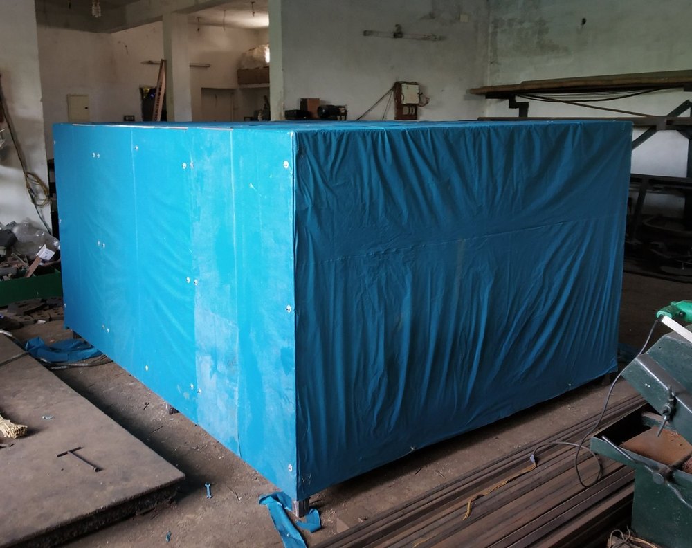 blue, green Metal Hook GOH BOX, For Cloth Hanging, Size: LD3