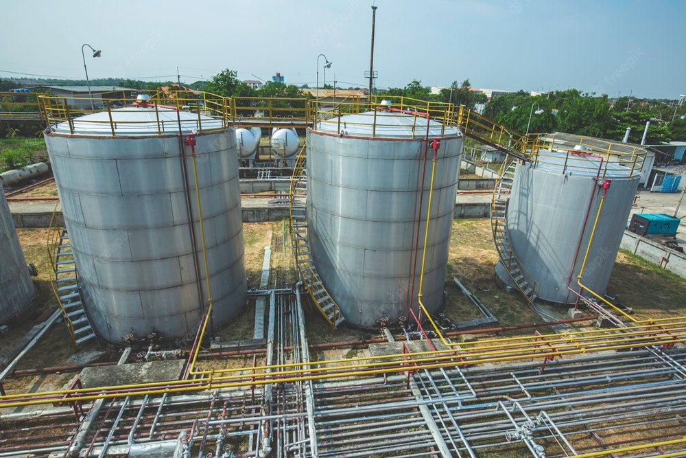 SS, MS Silver Oil Storge Tank, Storage Capacity: From 100