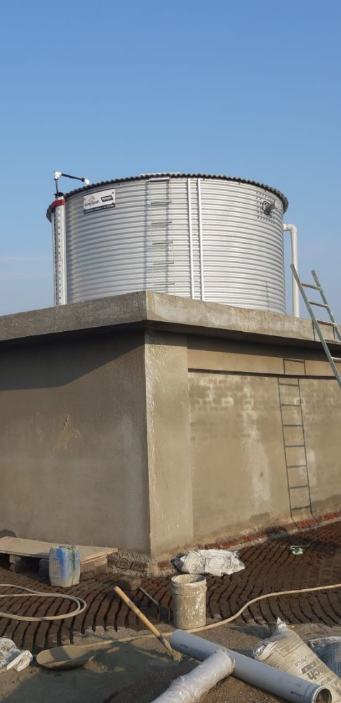 On roof Tanks
