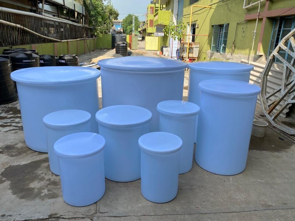 Manual Plastic Chemical Dosing Tanks, For Storage, Storage Capacity: 2000