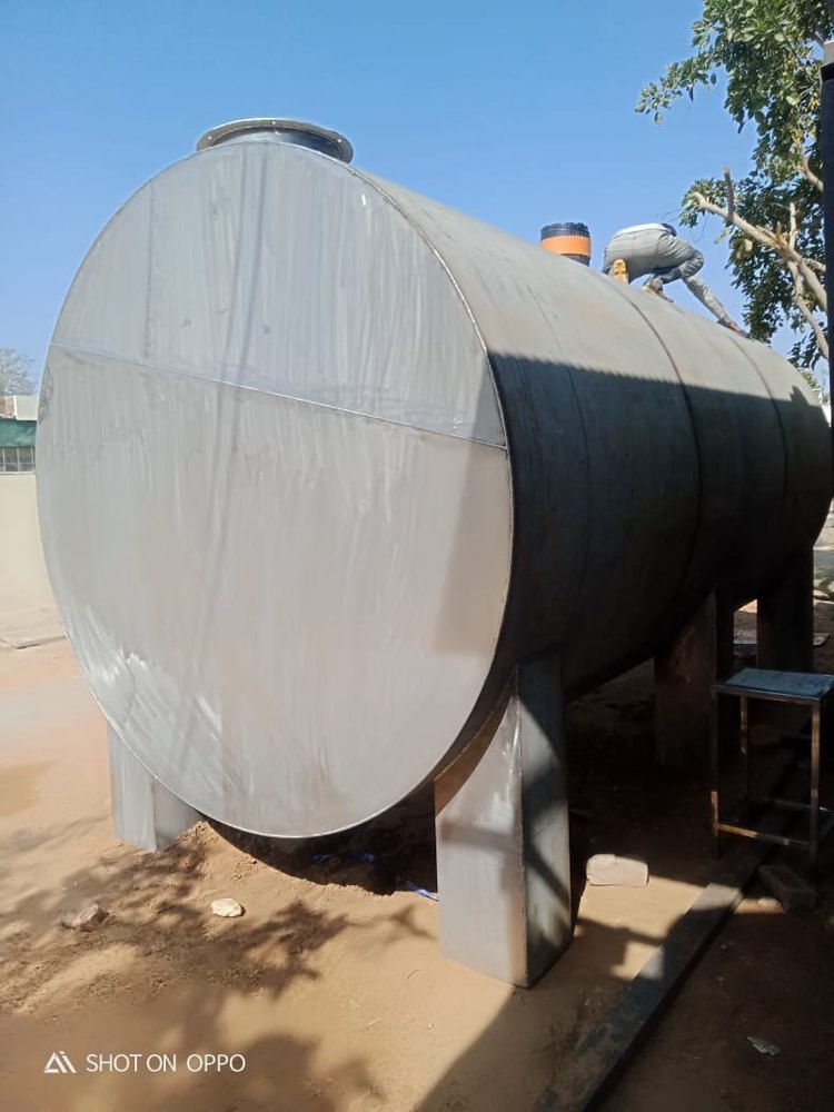 Horizontal Stainless Steel Tank, Capacity: 18000-25000 L