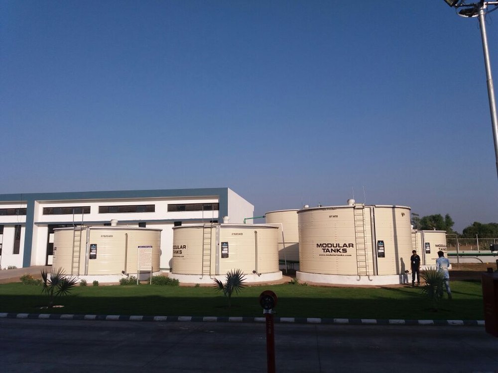 Cream Metal Water Tank, Capacity: 30000L-5000000L