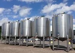 Silver Chemicals/Oils Cylindrical Tanks, Capacity: 5000-10000 L