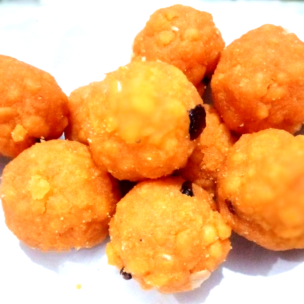 AMMIKKAL Divine SOUTH INDIAN SWEETS - LADDU, Packaging Size: 250 G, 500g