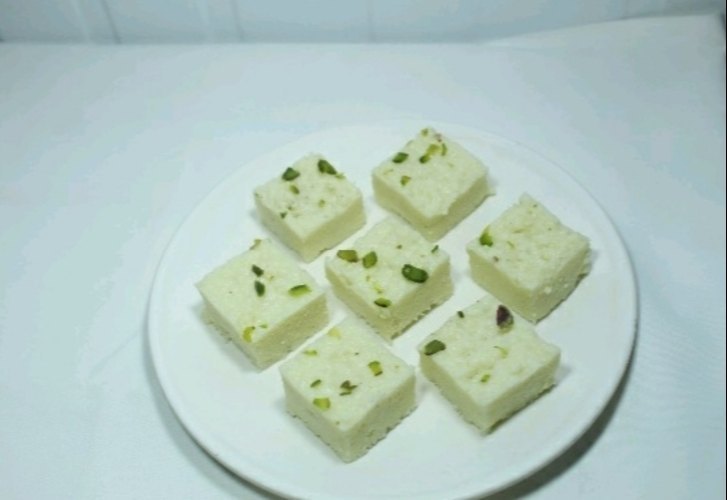 Sweet Kalakand Barfi, Size Available: Regular, Packaging Size: 1 Kg