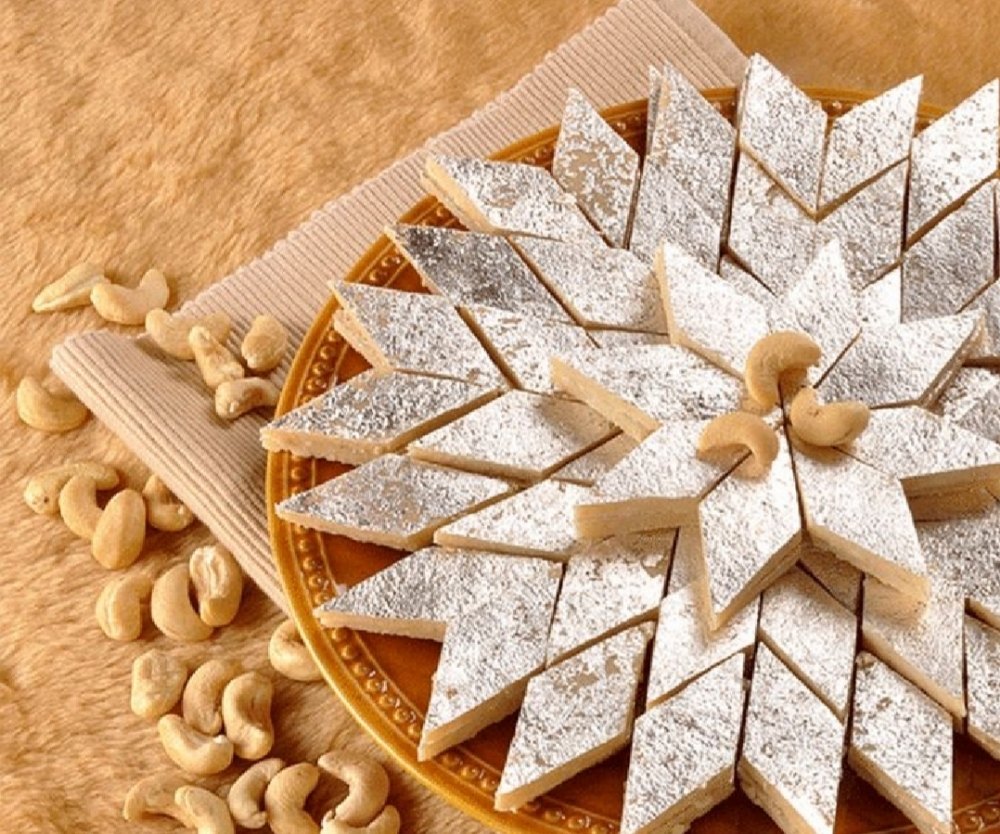 Cashew, Sugar. Kesar N Plain Kaju Katli/ kaju barfi, Packaging Type: Box, 1kg
