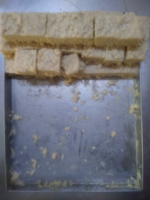 Kalakand Barfi, Size Available: Regular, Packaging Type: Sweet Box