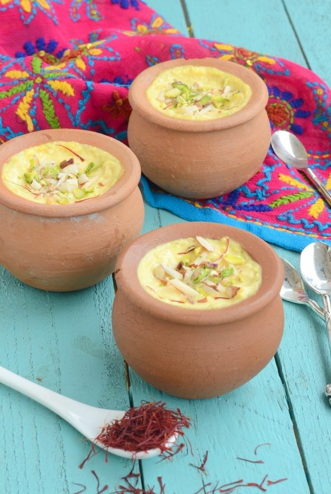 Milk To Be Stored in Cool Area Organic Matka Rabidi, Weight: 1kg, Quantity Per Pack: 64