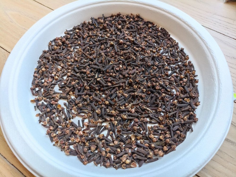 Brown Whole Madagascar Cloves, Packaging Size: 50 Kg