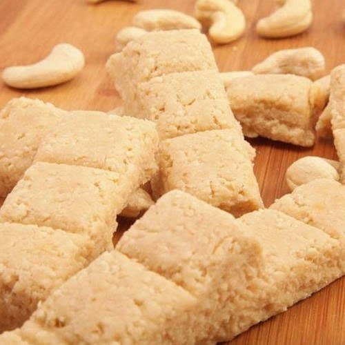 Plain Cashew Mawa Chikki, Packaging Size: 10 kg