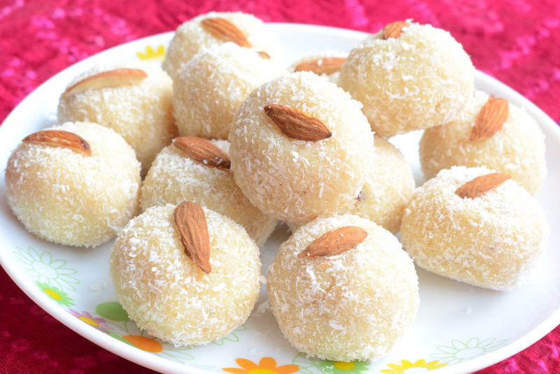 Nariyal Laddu