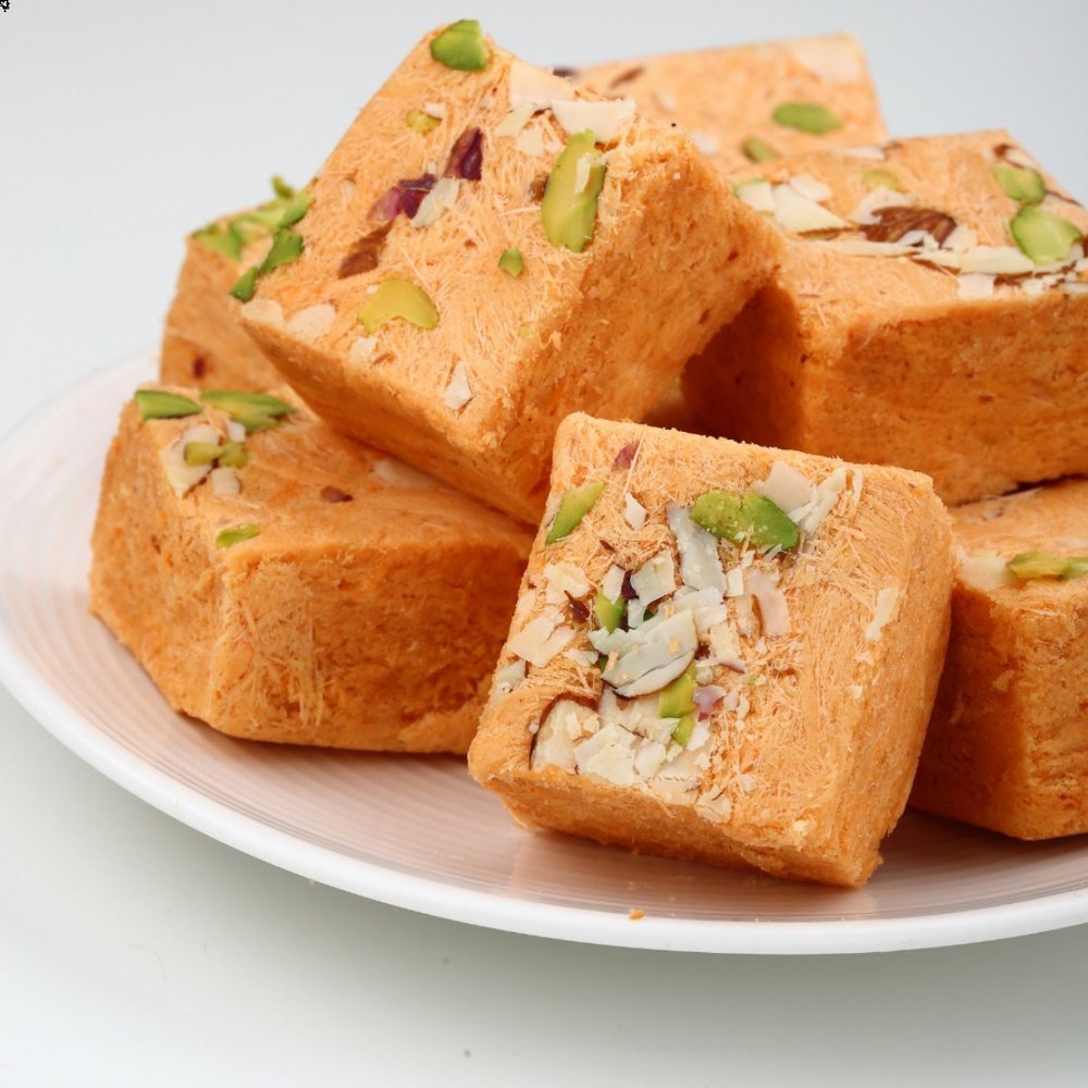 Krishna 99% Orange Soan Papdi, Packaging Type: Plastic Container, Packaging Size: 5 Kg