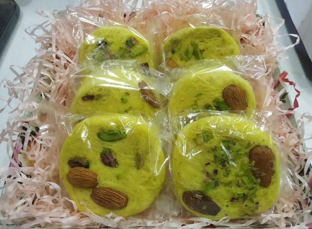 ASHU SWEETS Desi Ghee SONA PAPDI ROLLS, Packaging Type: Box, Packaging Size: 400/800