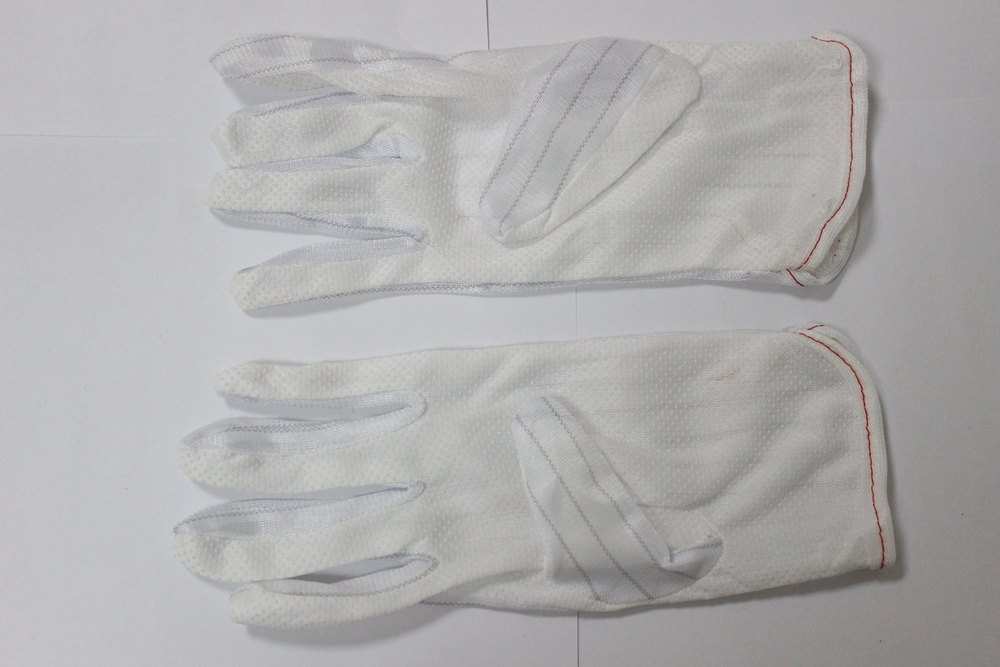 White Esd Gloves Dotted Palm, For Laboratories, Size: Medium