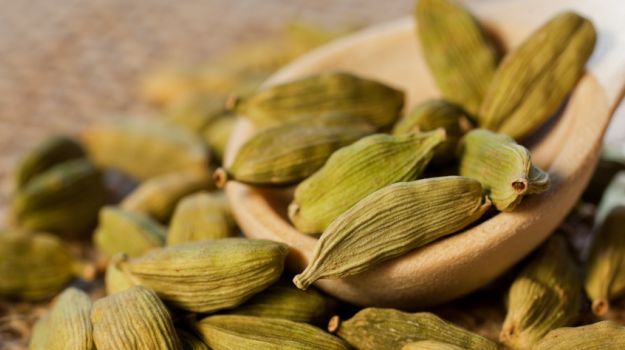 Seasoning Cardamom