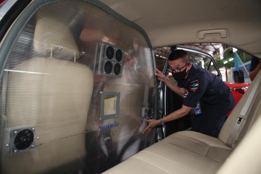 Polycarbonate Glass For Partition In Innova