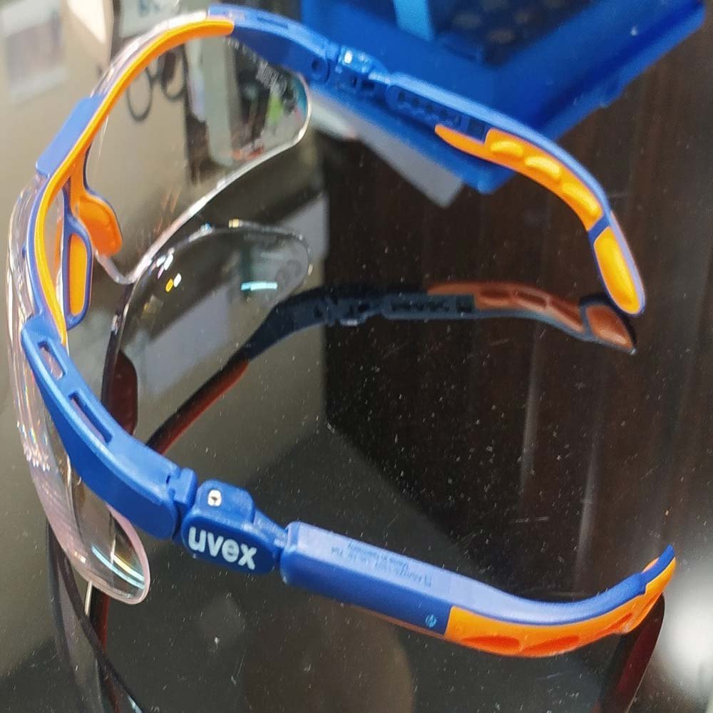 Blue And Yellow Transparent Uvex Lightweight Safety Spectacle, Frame Type: Plastic, Lens Type: Zero-power