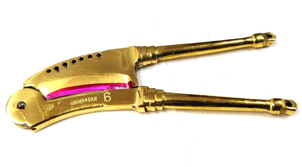 Samnagar Golden Brass Betel Nut Cutter