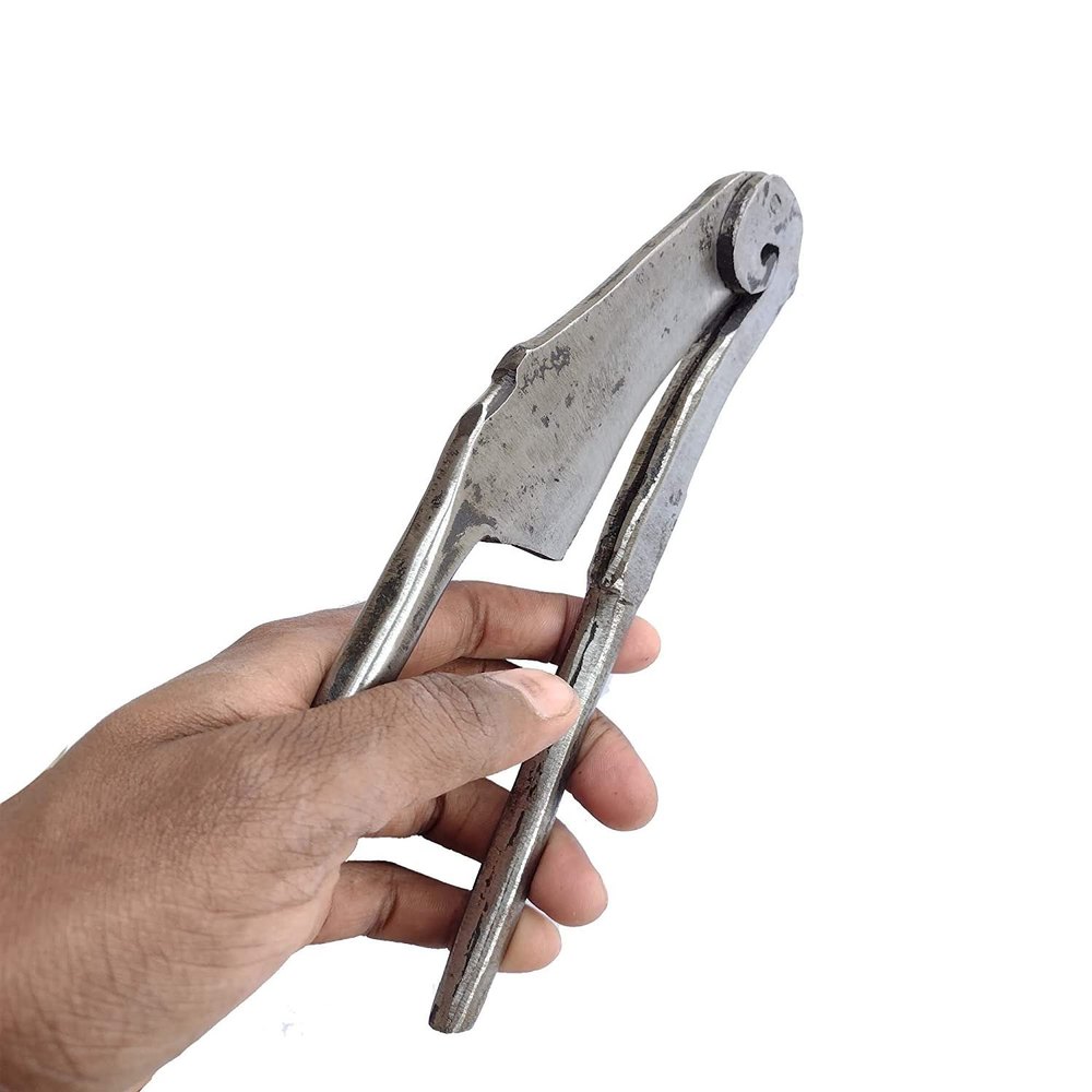 CRM TRADERS Iron Betel Nut Cracker Supari Cutter