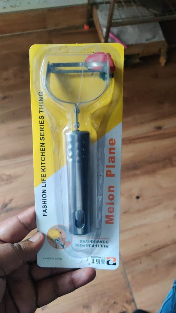 Silver Stainless Steel Vegetable Peeler & Grater, For Kitchen