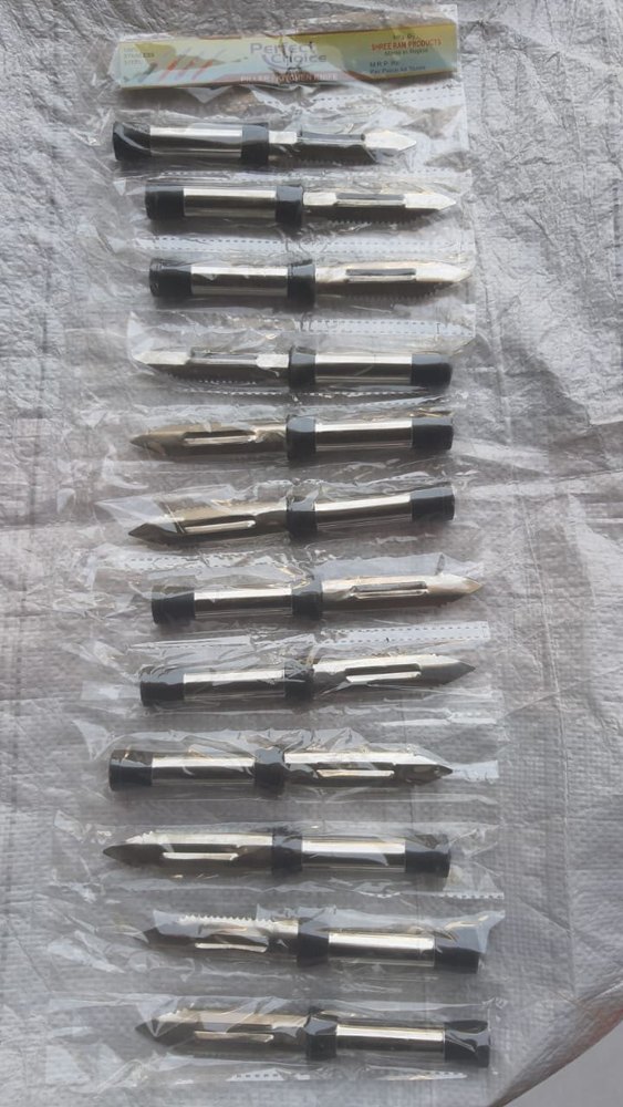 Silver Stainless Steel Pipe Knife Peeler, For Kitchen