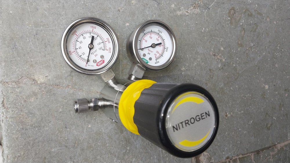 AMBICA 280 Bar 4000 Psi Stainless Steel High Pressure Gas Regulator For Industrial Use